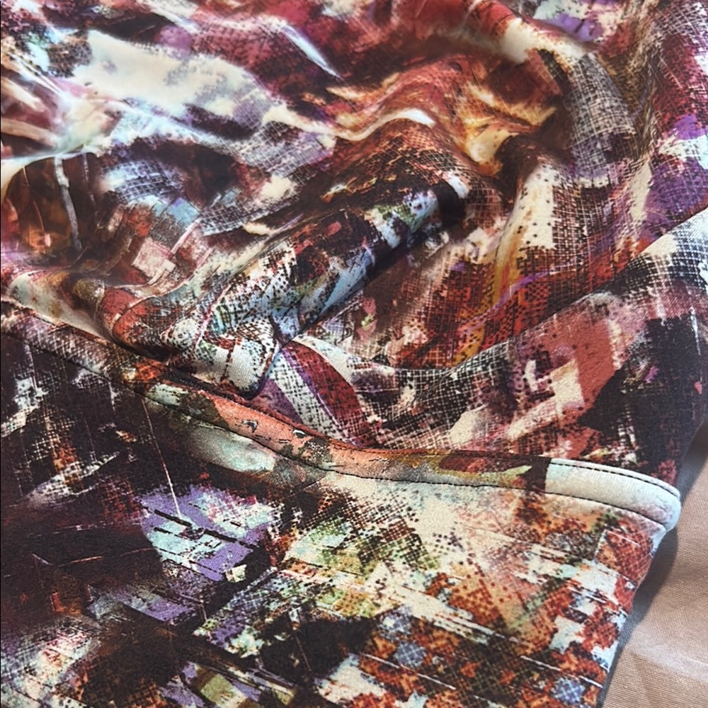LULULEMON Abstract Print Women's Sports Top - Picture 7 of 7